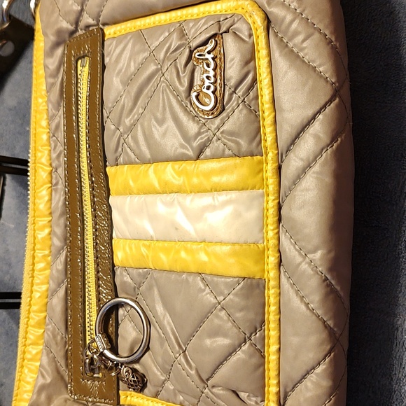 Coach Poppy Ski Bunny 15871 Quilted Nylon & Patent Leather shoulderbag. GUC. - Picture 5 of 16